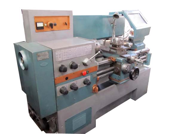 16Е16КП універсальний токарно-гвинторізний верстат. Фотографія верстата